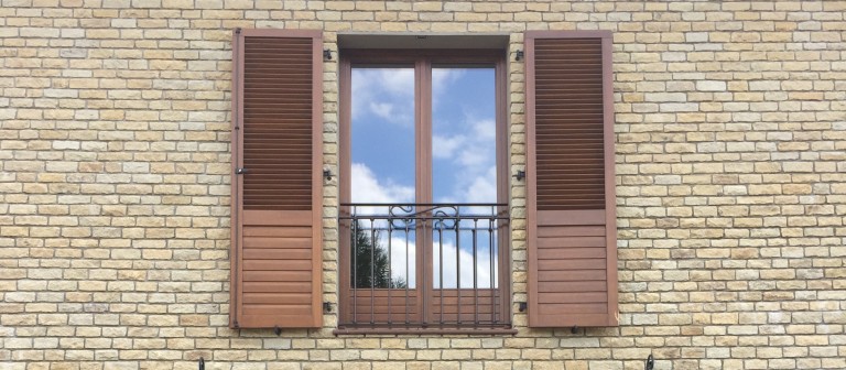 Fensterläden aus Holz