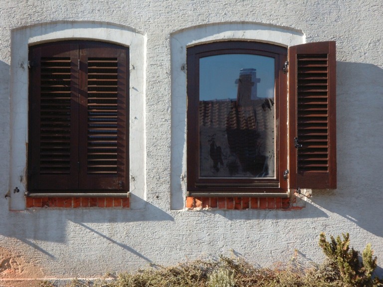 Fensterläden aus Holz